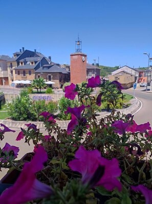 تفاصيل الفندق من الخارج