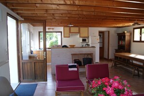 Interior - La MERVEILLE BELLE ILE near beaches Baluden Herlin for Families 12 People (Bangor)