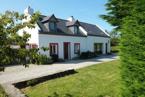 Exterior - La MERVEILLE BELLE ILE near beaches Baluden Herlin for Families 12 People (Bangor)
