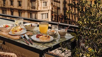 Frokostbuffé hver dag (EUR 18 per person)