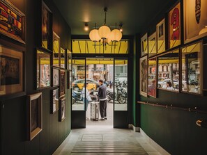 숙박 시설 입구