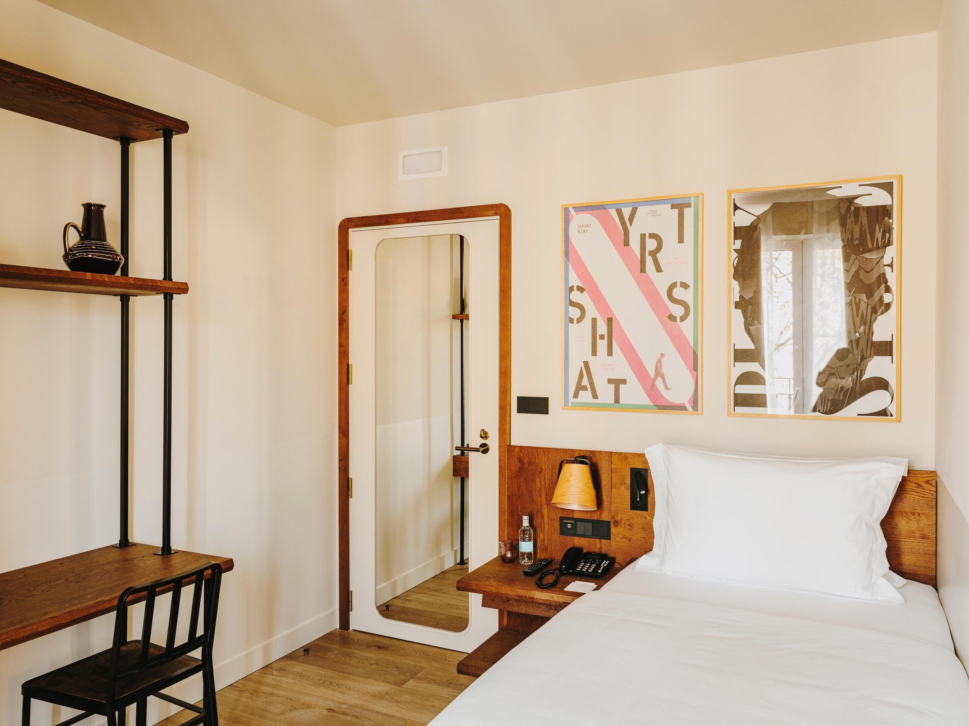 Single Room, Balcony, City View