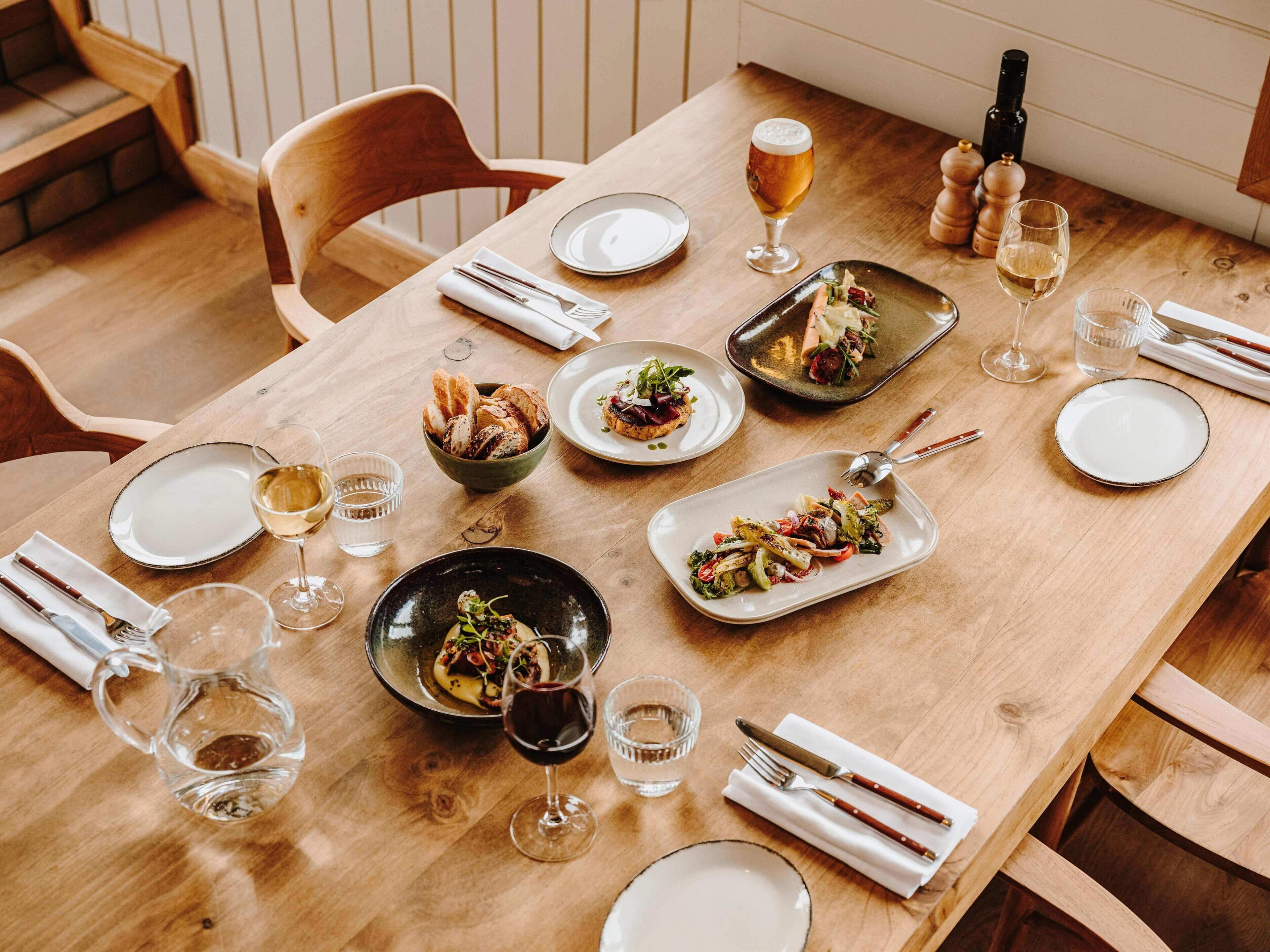 Päivittäinen buffetaamiainen (18 EUR per henkilö)