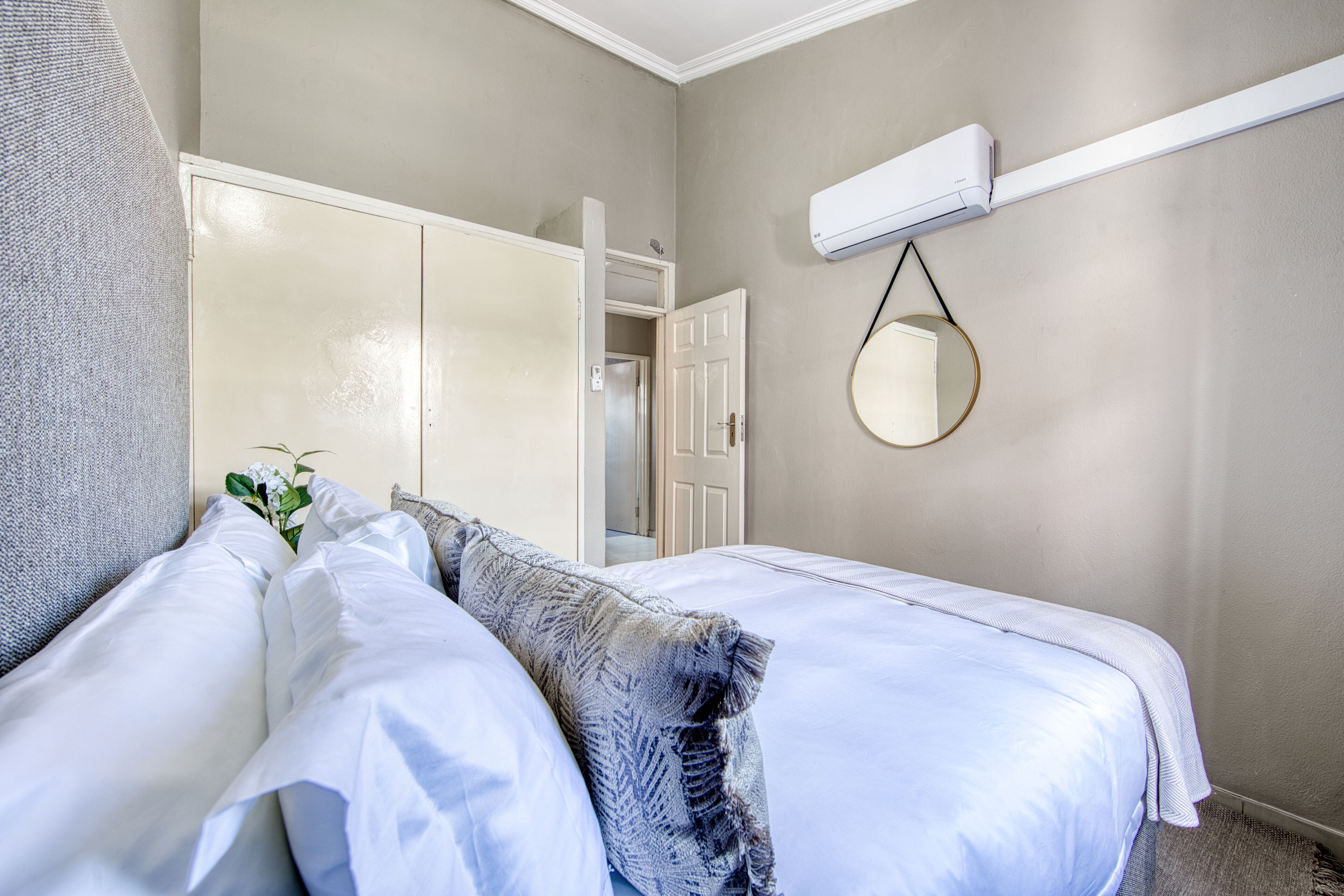 3 quartos, ferros/tábuas de passar roupa, Wi-Fi, roupa de cama