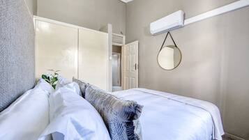 3 quartos, ferros/tábuas de passar roupa, Wi-Fi, roupa de cama