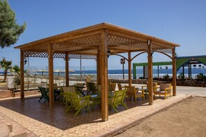 Outdoor dining - Shams Hotel and Dive Centre (Dahab)