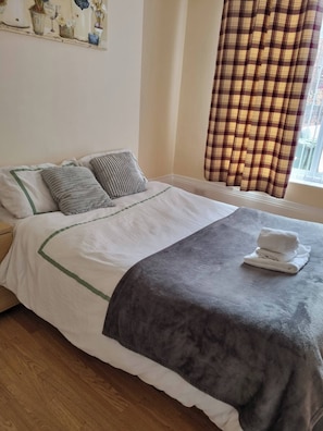 2 bedrooms - Private 2 bed Flat Sunderland City Centre (Sunderland)