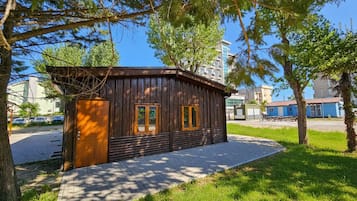 Eenvoudige bungalow, patio | Terras