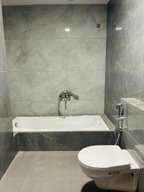 Suite, pemandangan kota | Kamar mandi