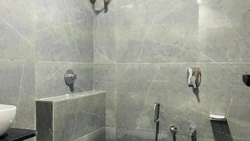 Kahden hengen huone | Kylpyhuone