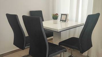 Basic Apartment | Exterior