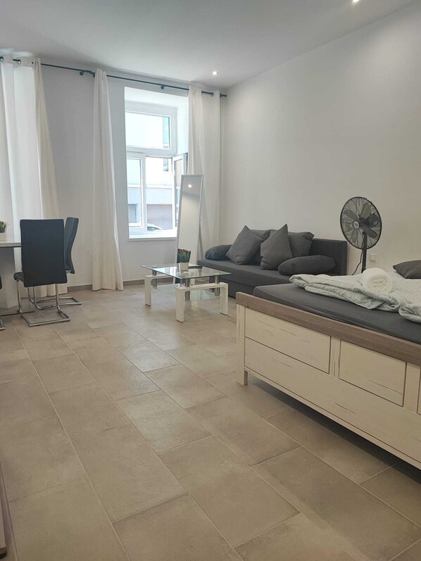 Basic-Apartment | Bügeleisen/Bügelbrett, kostenloses WLAN