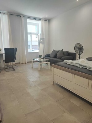 基础公寓 | 熨斗/熨板、免费 WiFi