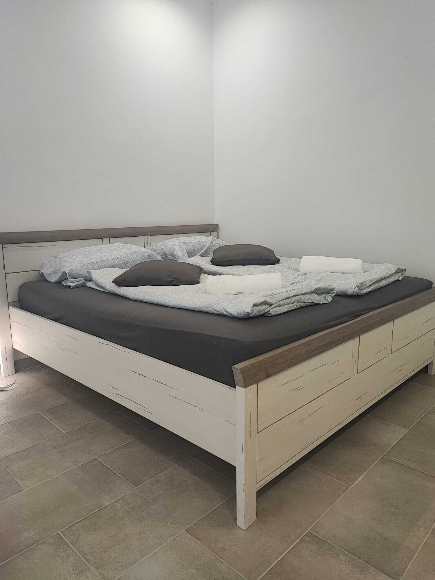 Apartament bàsic | Planxa i posts de planxar i wifi gratuïta 