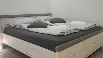 Basic Apartment | Iron/ironing board, free WiFi