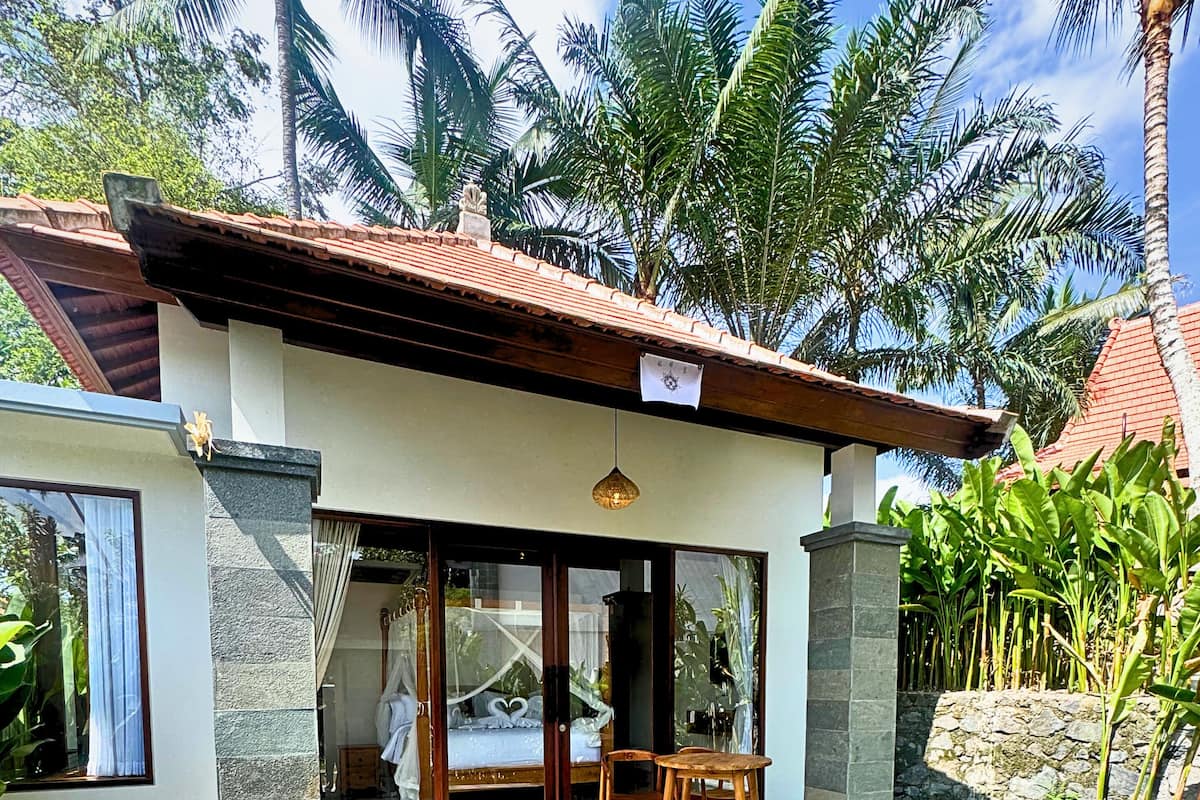 Suite, 1 Queen Bed, Balcony, Courtyard View | Terrace/patio