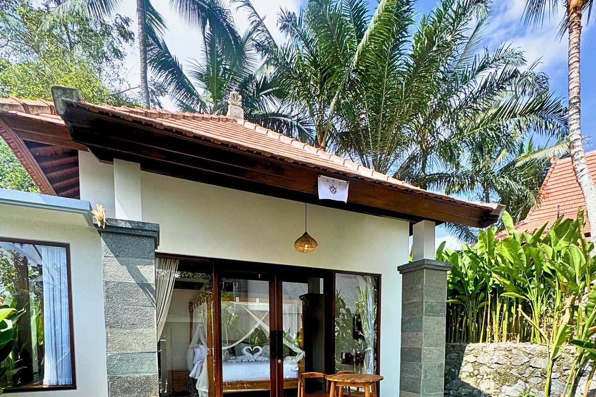 Suite, 1 Queen Bed, Balcony, Courtyard View | Terrace/patio