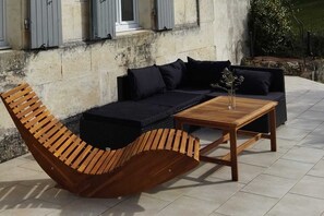 Terrace/patio - Charentaise house. (Arthenac)