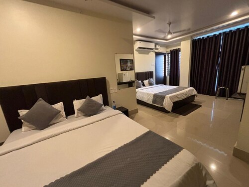 Hotel Asian Openbill 