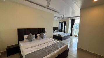 Desk, free WiFi, wheelchair access