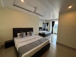 Desk, free WiFi, wheelchair access - Hotel Asian Openbill (Guwahati)