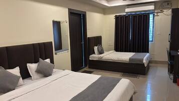 Deluxe-Suite | Schreibtisch, kostenloses WLAN, Rollstuhlgeeignet