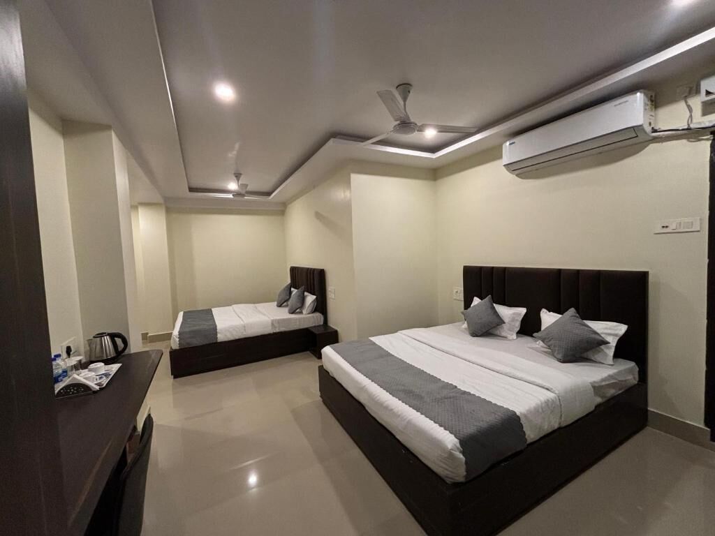 Desk, free WiFi, wheelchair access