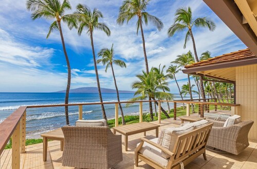 SUMMER SALE! 3BD Oceanfront Townhome, Lanai, Lawn & Sunset Views - Puamana 254-2