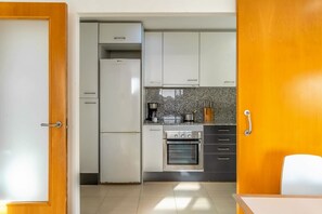 Kühlschrank, Mikrowelle, Geschirrspüler