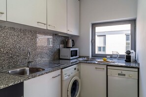 Kühlschrank, Mikrowelle, Geschirrspüler