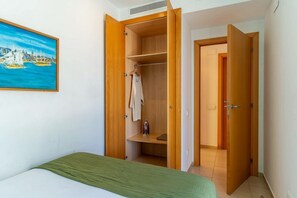 3 Schlafzimmer, Bügeleisen/Bügelbrett, Reisekinderbett