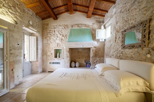 Relais Masseria Capasa – Historic Villa with Pool in Martano