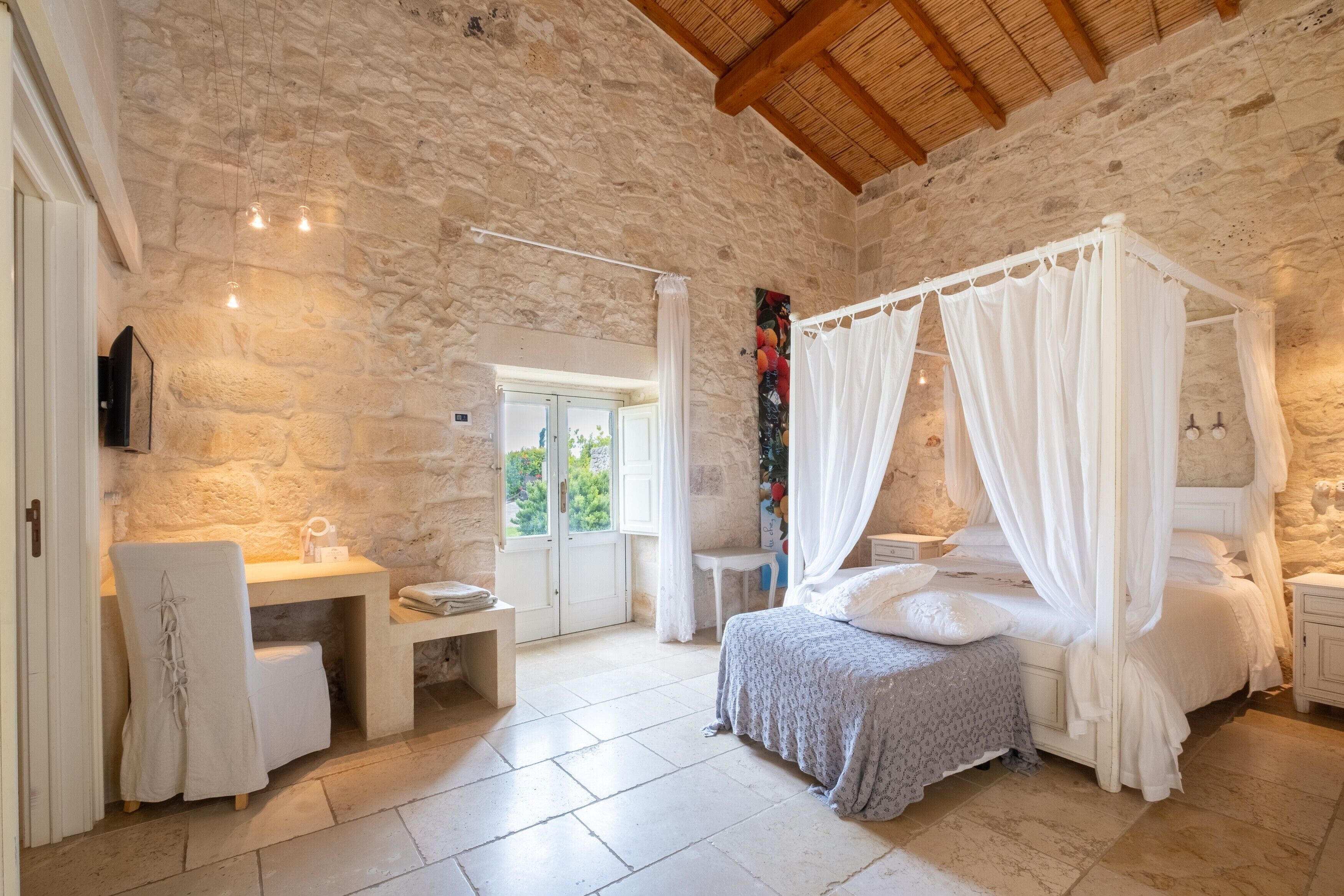 6 habitaciones, tabla de planchar con plancha, wifi y ropa de cama 
