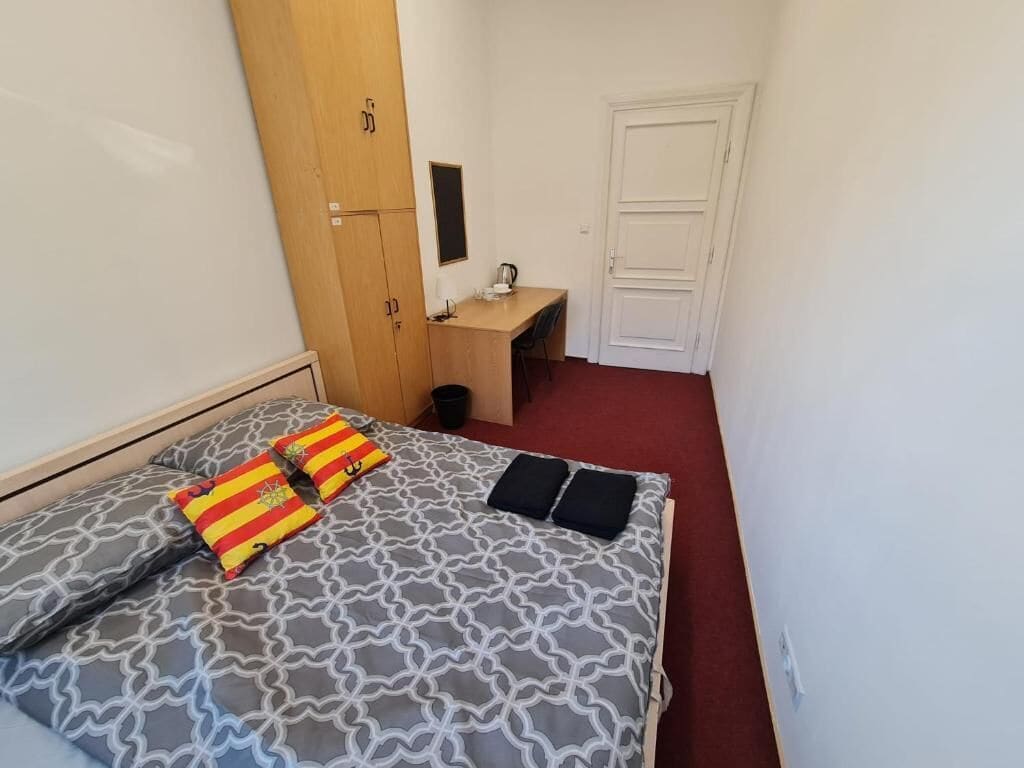 经典双人房, 1 张双人床 | 办公桌、笔记本电脑工作区、熨斗/熨衣板、免费 WiFi