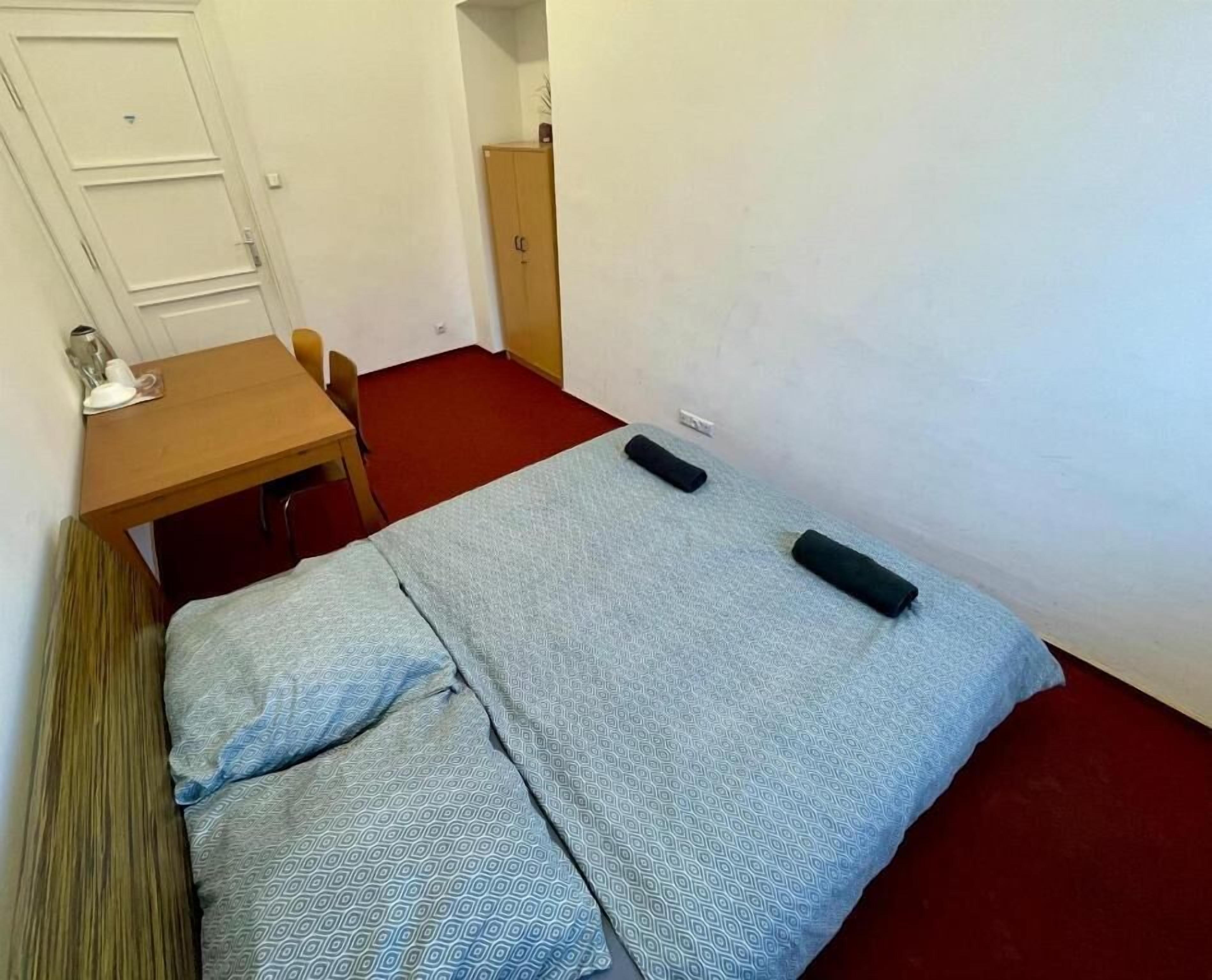 经典双人房, 1 张双人床 | 办公桌、笔记本电脑工作区、熨斗/熨衣板、免费 WiFi