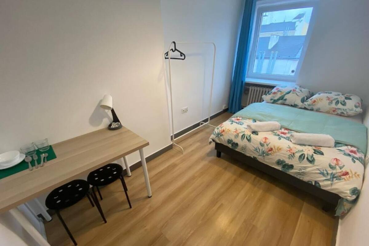 Classic-herbergi með tvíbreiðu rúmi - 1 tvíbreitt rúm | Skrifborð, vinnuaðstaða fyrir fartölvur, hljóðeinangrun