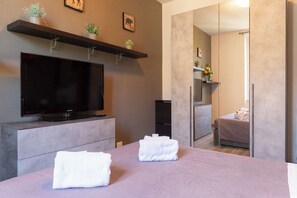 2 bedrooms, iron/ironing board, travel cot, free WiFi - Orlando apartment (Roma)