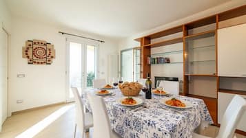 Apartamento, vista para o mar | Área de estar