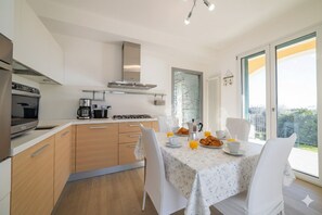 Apartment, Meerblick | Eigene Küche