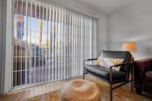 Living area - Sunny Desert Escape - A Ryson Property (Palm Springs)