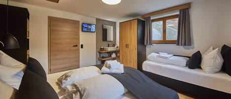 2 Schlafzimmer, Bügeleisen/Bügelbrett, Reisekinderbett, kostenloses WLAN