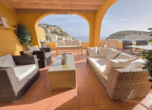Blue Coast Apartment

Sea View Apartment with Large Balcony and 2 Communal Pools