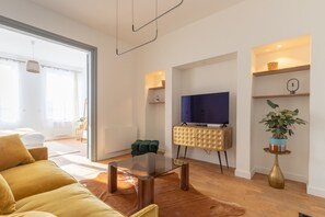 Classic Apartment, City View | Living area - Appartement R2 Reims Gare Centre (Reims)