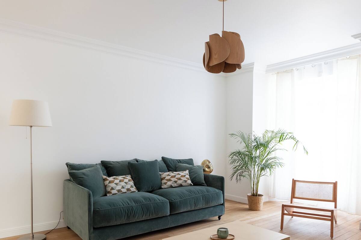 Comfort Penthouse, City View | Living area | Flat-screen TV