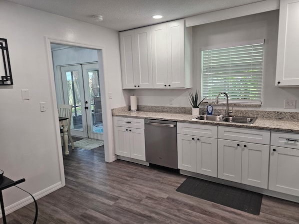 Interior - Newly Renovated Modern Home Race & Beach in Port Orange (Port Orange)