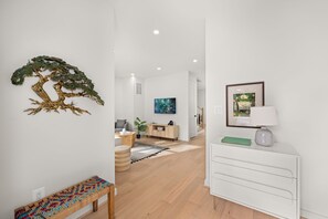 Smart TV, offices - Brand new 2025 home in Alexandria. 3 bedrooms, 2.5 baths, with primary en-suite. Dedicated office with French doors. Finished basement rec room with arcade games—perfect for families! Private fenced yard. 10-min walk to King Street Metro + trolley (Alexandria)