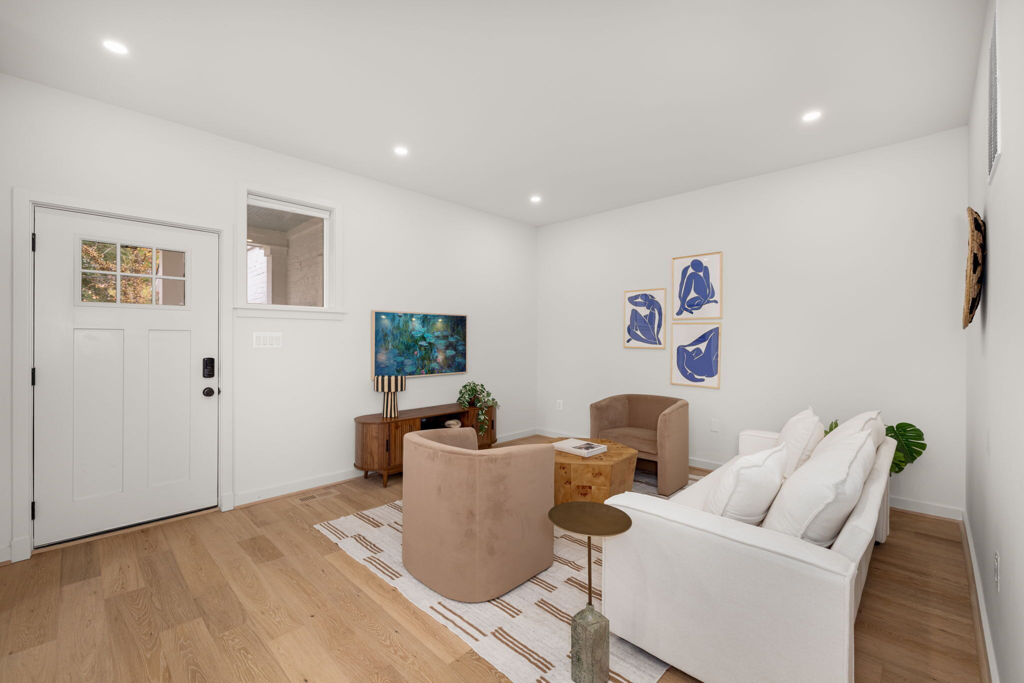Brand New 2025 Townhome In Alexandria. 3 Bedrooms, Each With Private En-suite Bath. Basement Suite With Rec Roomperfect For Teens Or Guests. Fully Fenced Yard, Pet Friendly. 10-min Walk To King Street Metro + Free Trolley To Old Town Waterfront. - Alexandria, VA