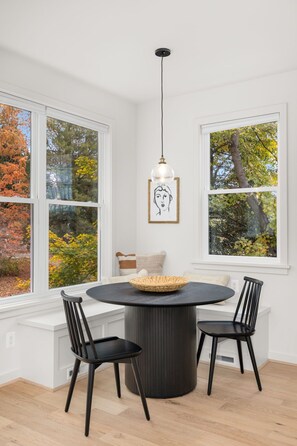Dining - Brand new 2025 townhome in Alexandria. 3 bedrooms, each with private en-suite bath. Basement suite with rec room—perfect for teens or guests. Fully fenced yard, pet friendly. 10-min walk to King Street Metro + FREE trolley to Old Town waterfront. (Alexandria)