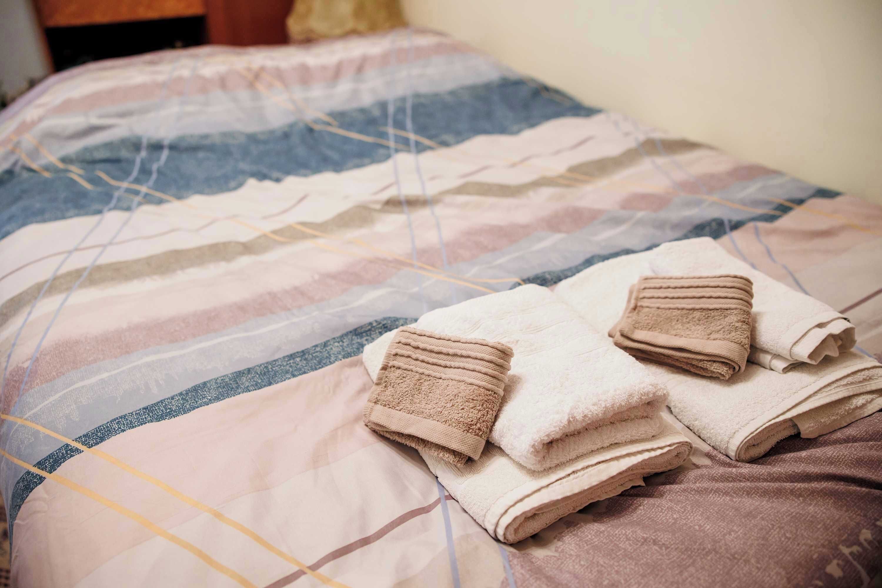 2 dormitorios, tabla de planchar con plancha, wifi y ropa de cama