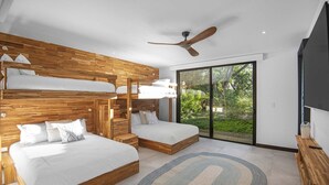 5 bedrooms, iron/ironing board, WiFi (surcharge), bed sheets - Casa Que Chiva (Reserva de Golf, Hacienda Pinilla)